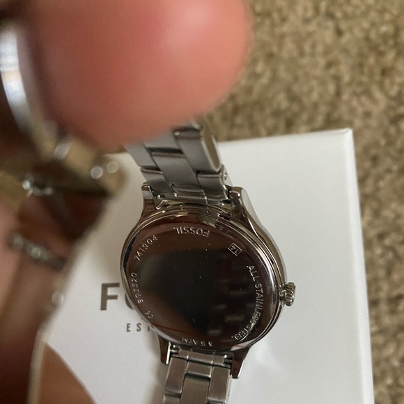*New* Fossil watch with diamond - Picture 4 of 4